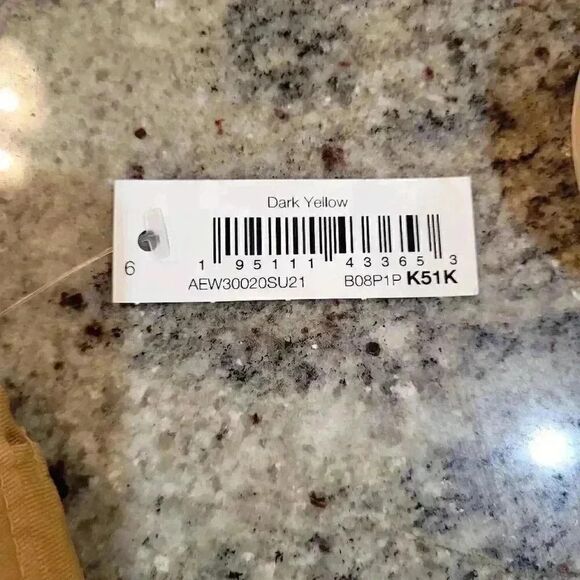 Amazon Essentials Women's Yellow Cotton/Spandex Flat Front Chino Shorts NEW - Picture 9 of 10